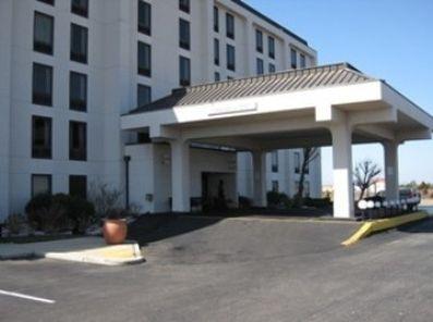 The Atrium Hotel And Conference Center Springdale Exterior photo